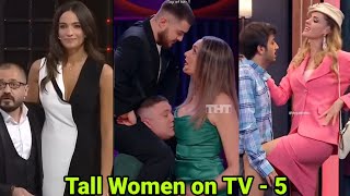 Tall Women on TV  5  tall woman in tv shows  tall woman short man [upl. by Rebmyt656]