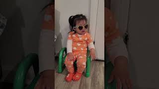 bebe jugandobebe regalando besitos con sus lentesbebe bella hermosa cute babytiktokvideo viral [upl. by Toddy]