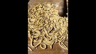 🍝🎸SPAGHETTI alla CHITARRA preparati a mano✨😍🥰 Shorts [upl. by Narok]