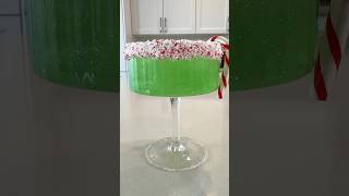 Grinch Mocktail 💚 christmas thegrinch cocktail drink satisfying asmr viralvideo shortsvideo [upl. by Tacklind]