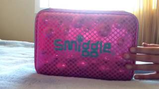 Whats inside my smiggle pencil case [upl. by Mcarthur]