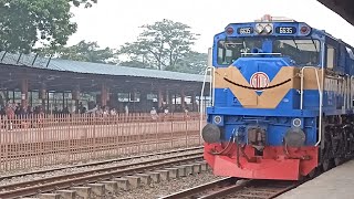 America made new EMD GT42ACL locomotive paired Banalata Express entering Bimanbandar station [upl. by Maynard]