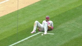 HOUNYY Gurriel mishandles ball in foul territory [upl. by Mathews277]