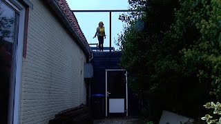 Bodegraven Gewapende overval vrouw 35 in woning aan de Kerkstraat [upl. by Ytineres]