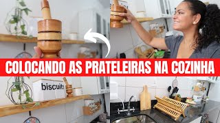 COMO DECORAR A COZINHA GASTANDO POUCO DINHEIRO prateleira com suporte invisível como instalar [upl. by Acirderf]