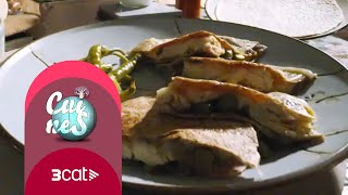 quotQuesadillasquot de pollastre a last  Cuines [upl. by Llertram]