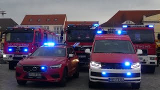 so viel Blaulicht Adventsumzug Feuerwehr Ribnitz Damgarten amp Dierhagen 2023 [upl. by Idoc]