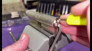 Opening a lock TRELOCK 5 pin Вскрытие цилиндра TRELOCK 5 пиновый [upl. by Asehr]