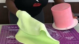 HOW TO COVER A FONDANT CAKE FOR BEGINNERS WITHOUT CRACKS OR TEARS [upl. by Kristos]