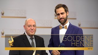 Gregor Gysi ist stolz auf seine Henne  Goldene Henne 2018  MDR [upl. by Marsland]