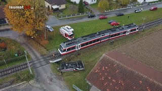 Lokalbahn kollidiert auf Bahnübergang in Waizenkirchen mit LKWAnhänger [upl. by Atsev388]