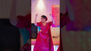 බලන් ඉන්න ආසා හිතෙන නැටුම් srilankanwedding eventplanning djgayan slgirls dancesrilanka viral [upl. by Lamdin669]