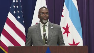 Chicago mayor ousts school board chief after one week [upl. by Joella]