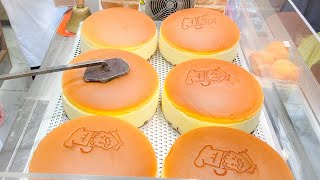 japanese street food  uncle rikuro JIGGLY CHEESECAKE osaka japan [upl. by Depoliti708]