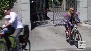 Real Paparazzi 101 Michelle Hunziker e Tomaso Trussardi in bicicletta per Milano [upl. by Eicnan]