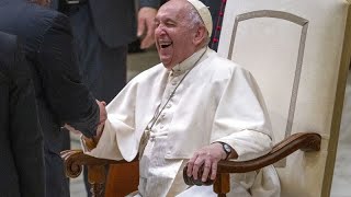 Papst feiert 86 Geburtstag Golob brachte lecker Potica mit [upl. by Arahsal]