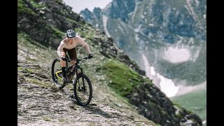 Mavic eCrosstrail SL Carbon No more limits [upl. by Dlareg47]