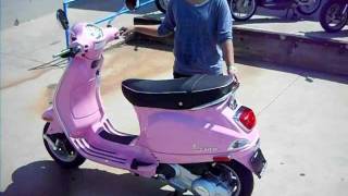 Pink 2010 Vespa LX 150 [upl. by Selby]