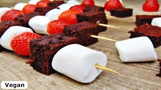 Rezept BrownieSpieße mit Marshmallows und Erdbeeren Schoko Brownies  Vegan  Chocolate Brownies [upl. by Ednutey]