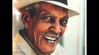 Compay Segundo  Juliancito tu novia te botó [upl. by Rehpatsirhc]