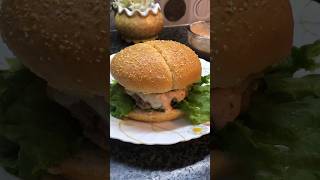 Juiciest burgerburger food foodie indianstreetfood minivlog tamannapraveenvlogs cloudkitchen [upl. by Winna]