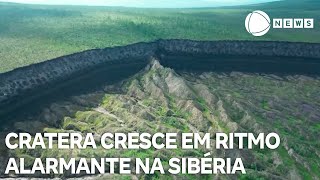 Cratera cresce em ritmo alarmante na Sibéria [upl. by Belldame]