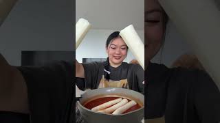 Let’s make giant tteokbokki 😱 [upl. by Elatia]