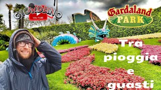 ANDARE A GARDALAND QUANDO PIOVE CONVIENE ☔☔ Tra pioggia e guasti [upl. by Eppie]