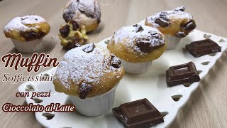 MUFFIN SOFFICISSIMI CON CIOCCOLATO AL LATTE facili e veloci CHOCOLATE MUFFIN  Tutti a Tavola [upl. by Jeromy486]