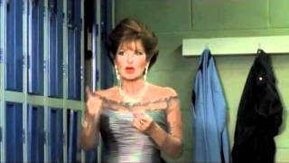 Joan Collins keert terug in TVcommercial [upl. by Aikas]