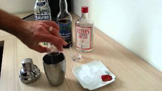 Faire un cocktail Parisian  Recette apéritif [upl. by Oneil634]