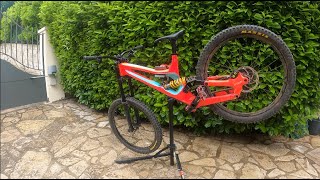 CLEANING MY BIKE WITH THE MUCOFF Specialized demo 8 [upl. by Wallache]