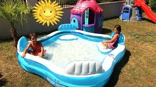 Elif Öykü ve Masal Bahçeye Dev Havuz Kurdu Kids Pretend Play Giant Inflatable Swimming Pool [upl. by Sharity]