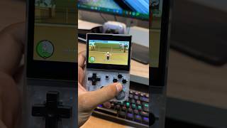 UM MINI GAME BOY PODEROSO E BARATO  Anbernic RG35XX 2024 shorts viral [upl. by Elocel]