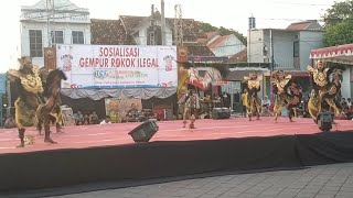 Jaran Kepang Putro Adiguna Live Alun alun Demak [upl. by Nosnibor609]