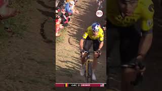 Wout van Aert perd sa selle lors de la Coupe du Monde CX UCI à Benidorm 🫣 [upl. by Haneen]