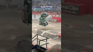 Grave Digger zaknzaaragravediggermonstertruckmonsterjamgravedigger [upl. by Florentia590]