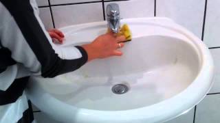 Tutorial Waschbecken putzen Badgarnitur putzen Armaturen reinigen Wachbecken reinigen [upl. by Yoshiko]