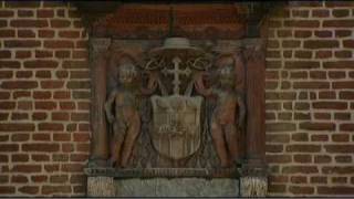 Hampton Court Palace an introduction [upl. by Thormora672]