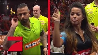 Tim Wiese amp Michael van Gerwen vs Rob Cross amp Fernanda Brandao  Gruppenphase  Promi Darts WM [upl. by Robaina800]