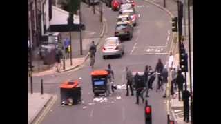 London Riot Pembury Estate Hackney 8th August 2011 [upl. by Armillia188]