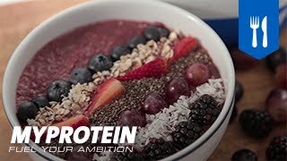 Gachas Proteicas con Bayas y Frutas │Recetas Myprotein [upl. by Ahsratal]