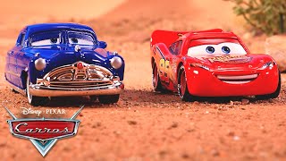 Corridas divertidas de Relâmpago McQueen em stop motion  Radiator Springs  Pixar Cars [upl. by Ennirroc]