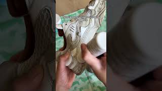 Witte schoenen schoonmaken Met deze hack krijgen je sneakers weer een goede opfrisbeurt HEMA [upl. by Massarelli913]