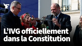 DupondMoretti appose le sceau de la République sur la loi inscrivant l’IVG dans la Constitution [upl. by Hukill]