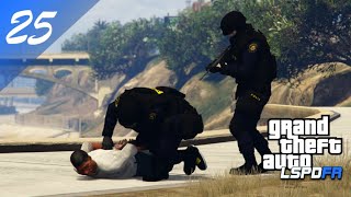 SVENSK POLIS I GTA 5 25 PIKETEN GRIPER [upl. by Hagerman]