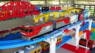 Plarail World ☆ Japanese JR Trains amp 10 Freight Trains Elevated Crossing Course [upl. by Inez]