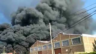 Incendio con pérdidas totales en un depósito de Florencio Varela [upl. by Germayne]