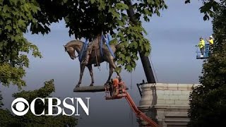 Virginia removes Robert E Lee statue from Richmonds Monument Avenue [upl. by Mitran]