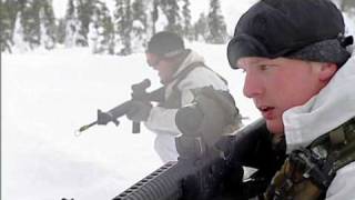 Wintertraining Korps Mariniers in Zweden [upl. by Eislek]